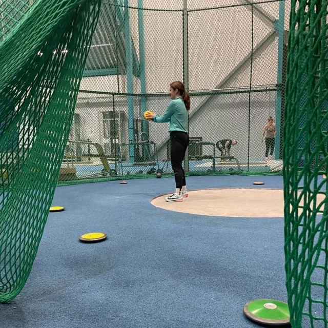 Viime viikonloppuna seuran nuorisovalmentajia oli mukana  nuorisovalmentaja-tutkinnolla Pajulahdessa. Viikonlopun teemana olivat heitot ja voima. Kolme päivää hurahtikin kiekon, keihään, kuulan ja moukarin saloihin syventyen!
Nuorisovalmentaja-tutkinto koostuu neljästä intensiivisestä koulutusviikonlopusta ja seuraavan kerran kouluttaudutaankin taas tammikuussa💪

#yleisurheilu #nuorisovalmentajatutkinto #kuopionreipas