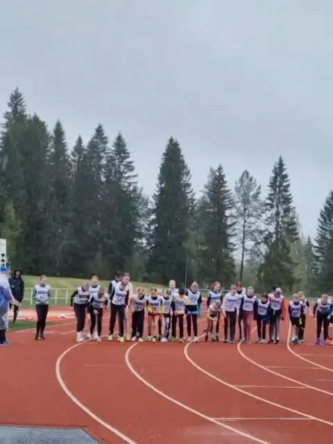 Lauantaina kilpailtiin sateisessa säässä Kiuruvedellä pohjois-savon pm-maastot.  Reipaslaisia mitallisteja oli  seitsemän.  T10 1km 1. Aino Kymäläinen 2. Saim i Airaksinen  T12 2km 1. Emilia Voutilainen 3. Venla Kymäläinen  T13 2km 1. Tilda Määttä  P10 1km 1. Emil Rosholm 3. Akseli Ikonen  #maastojuoksu #juoksu #yleisurheilu #kultajousi #kuopionreipas