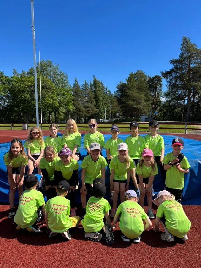 Viime ja toissa viikolla leireilimme seuran Kesäleirien parissa☀️ Ensimmäisellä leirillä oli mukana 13 ja toisella leirillä 19 mahtavaa osallistujaa💚
Leiripäivät täyttyivät yleisurheilusta, pelailuista, hyvästä ruuasta sekä uusiin kavereihin tutustumisesta🤗
#kuopionreipas #yleisurheilu #kesäleiri